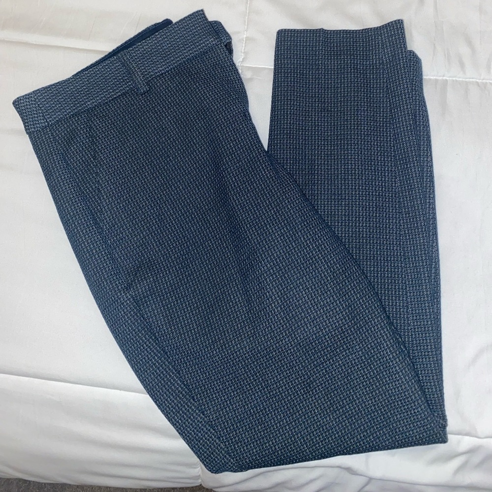Express pants. Cropped, slim fit. Size 8 petite.
